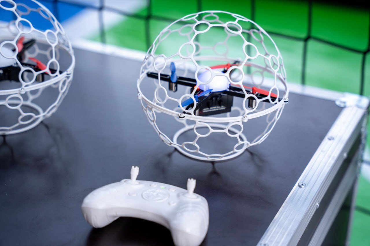 Dron Futbol jamoalari